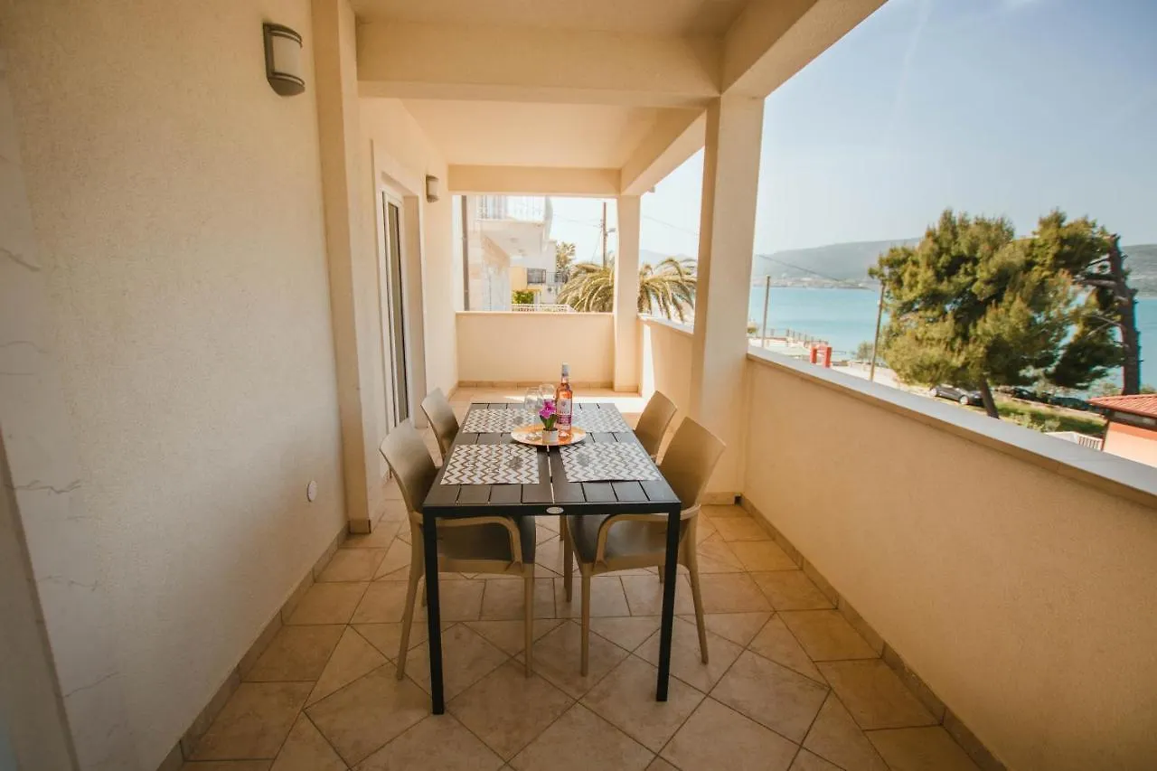 Apartments By The Sea Mastrinka, Ciovo - 11711 Trogir