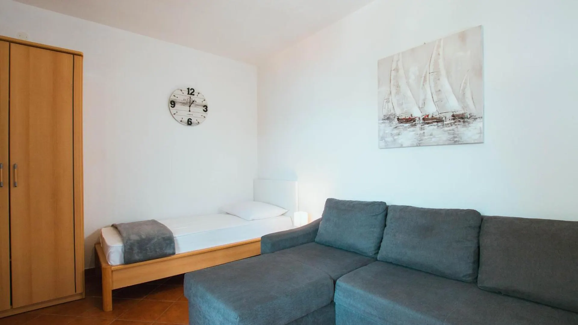 Apartments By The Sea Mastrinka, Ciovo - 11711 Trogir 0*,  Chorvatsko